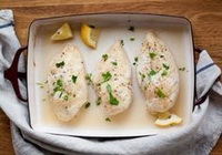 Фото к рецепту: Куриные груди в духовке