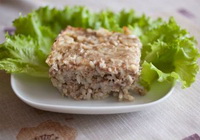 Фото к рецепту: Мясная запеканка с картофелем и кукурузой