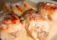 Фото к рецепту: Курица тушеная в сливках