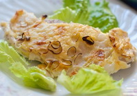 Фото к рецепту: Запеченное куриное филе в духовке