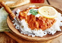 Фото к рецепту: Куриное филе с соусом карри