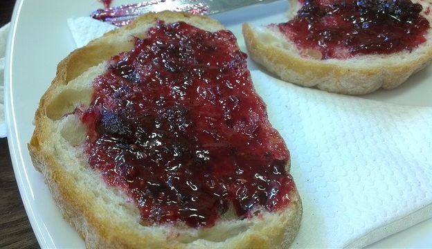 Варенье из смородины, приготовленное в мультиварке