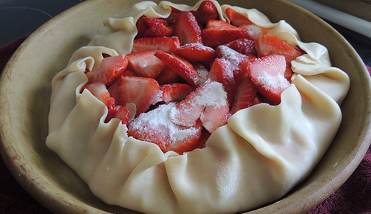 Клубничные слойки со сливками
