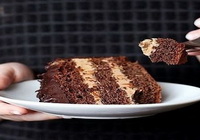 Фото к рецепту: Бисквитный торт Прага