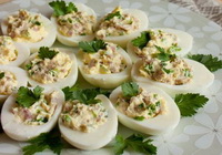 Фото к рецепту: Фарш из риса и зелени для фаршированных яиц