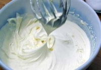 Фото к рецепту: Легкий крем на основе йогурта