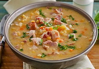Фото к рецепту: Суп гороховый с копченостями и курицей