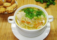 Фото к рецепту: Вермишелевый суп на курице
