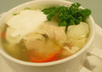 Фото к рецепту: Быстрый суп с куриной грудкой