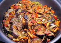 Фото к рецепту: Овощное рагу с кабачками и баклажанами