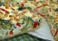 Фото к рецепту: Творожный пирог с брокколи в мультиварке