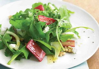 Фото к рецепту: Простой салат из ревеня