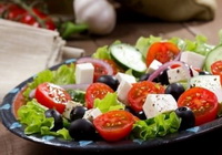 Фото к рецепту: Греческий простой салата