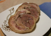 Фото к рецепту: Рулет со свиной шейки