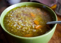 Фото к рецепту: Гречневый суп из свинины
