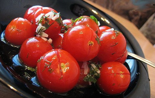 Соленые помидоры с корицей