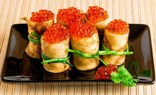 Блины луковые с икрой
