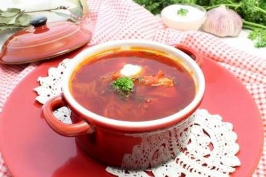 Готовый красный суп