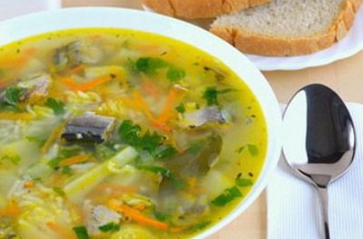 Тарелка супа с вермишелью
