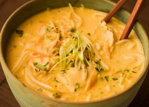 Тарелка тайского супа